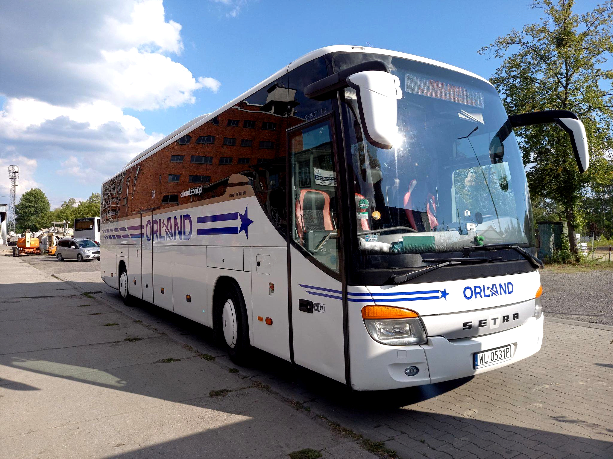 Weißer Setra Reisebus von Orland